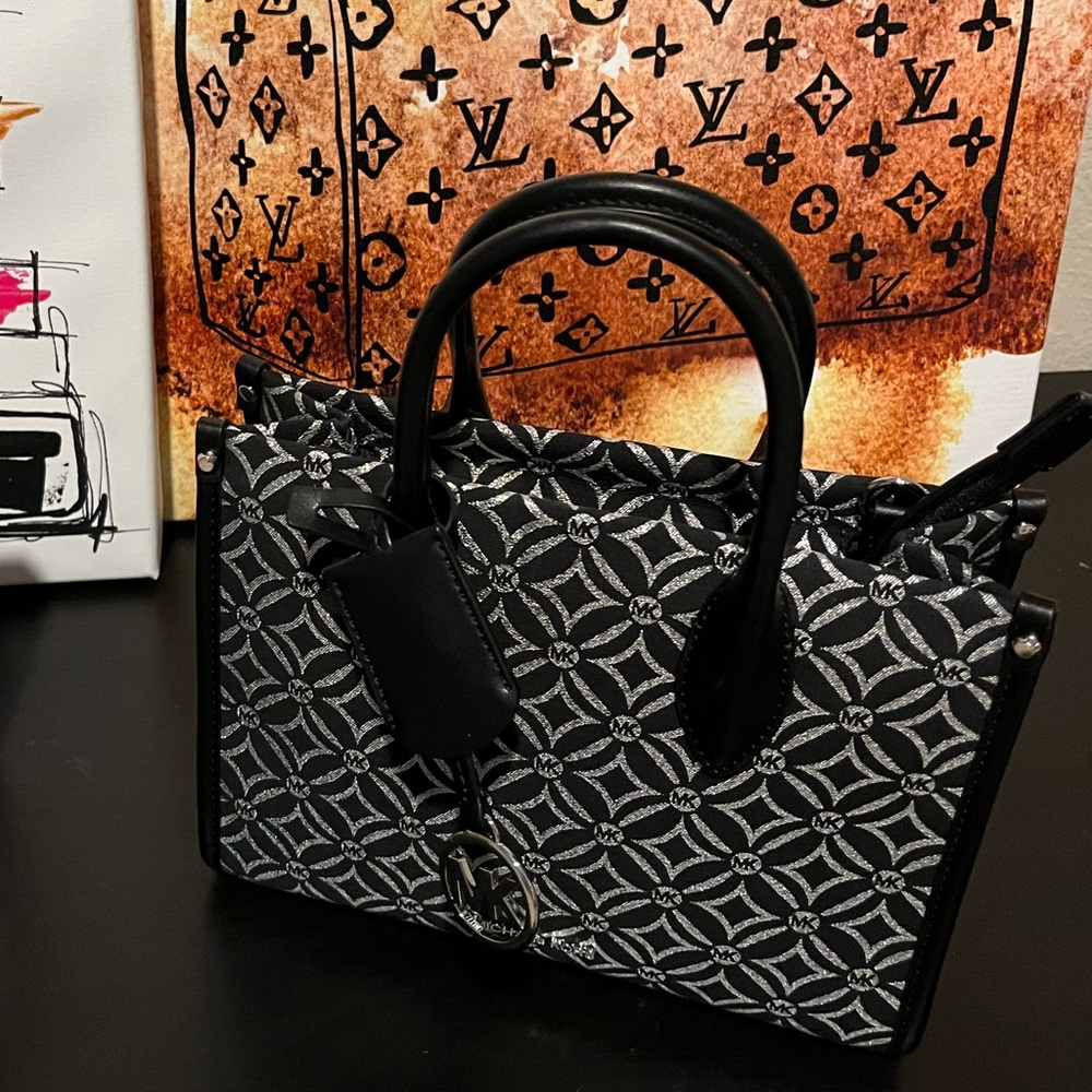 Michael Kors Black and Gray Designer Tote Bag w/ Branded Crossbody Strap ❤️NEW❤️